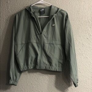 New Balance Hooded Windbreaker in Sage